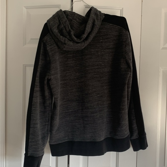 American Eagle hooded sweatshirt size Medium. - Picture 2 of 3